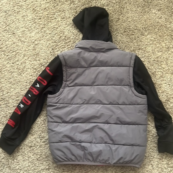 Nike Boys Air Jordan Therma Fit Outerwear Hooded Puffer Jacket - Picture 3 of 3